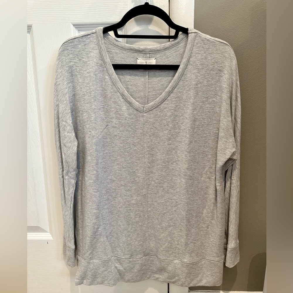 Lou & Grey light grey v-neck tunic - size M